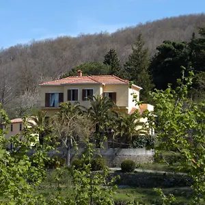 Valle Maira, Agriturismo Nel Parco Dei Nebrodi Alloggio per agriturismo